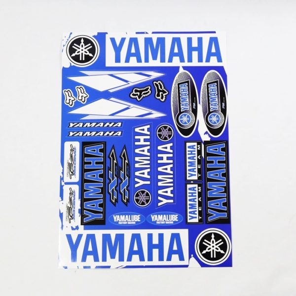 Nálepky na motocykel YAMAHA modré Sú vodeodolné a predrezané.Materiál – fólia.Použitie :nálepku nalepte na odmastnený a suchý povrch motocykla.